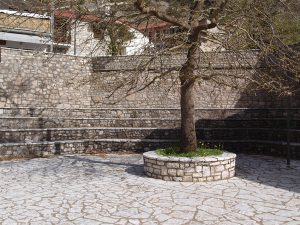 Η πλατεία του Γαρδικίου