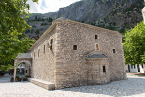 Αρχιτεκτονική, ναοί και το μοναστήρι του Γαρδικίου