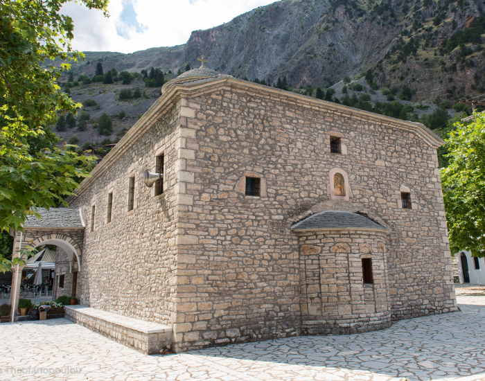 Αρχιτεκτονική, ναοί και το μοναστήρι του Γαρδικίου